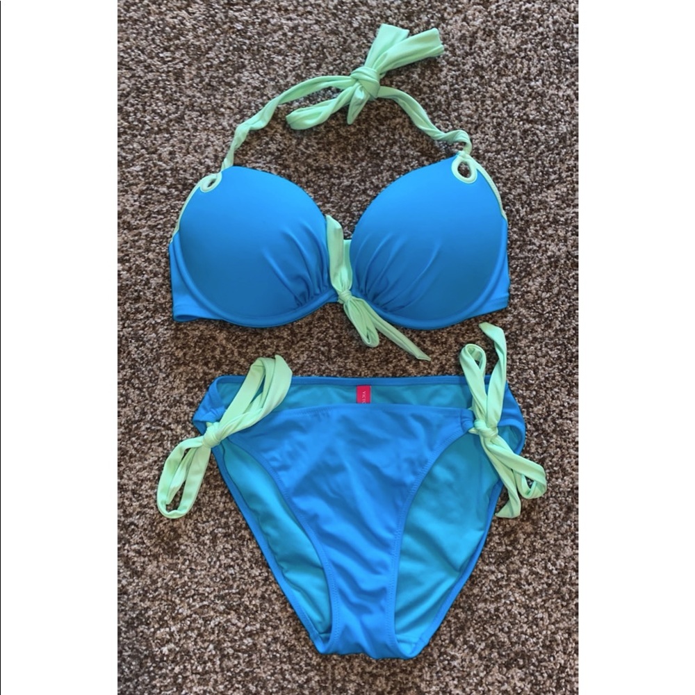 Victoria’s Secret Bombshell Bikini